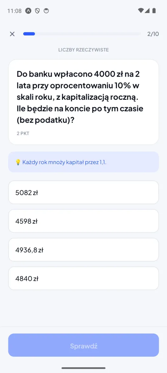 Zadanie z procentu składanego z działu Liczby rzeczywiste: treść za 2 punkty, rozwinięta podpowiedź i cztery odpowiedzi do wyboru